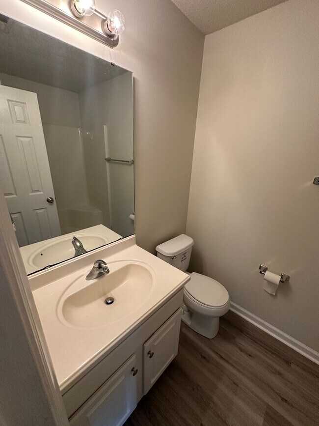 Building Photo - 3475 Forestdale Dr