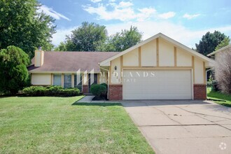 Building Photo - Multi-level Home In Bellevue