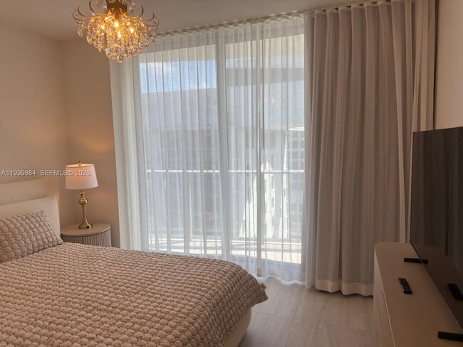 Building Photo - 77 SE 5th St