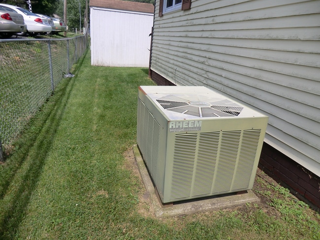 Building Photo - 414 Jackson St