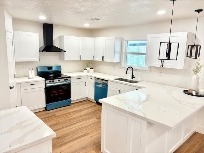 Primary Photo - 3726 Heatherbrook Dr