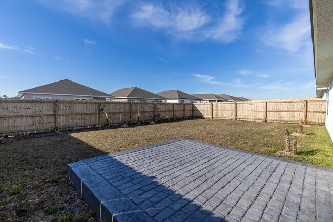 Building Photo - 1 Month FREE with 13 month lease!!!!     4 Bedroom 2 Bath Home in Roberts Cove Community in Foley