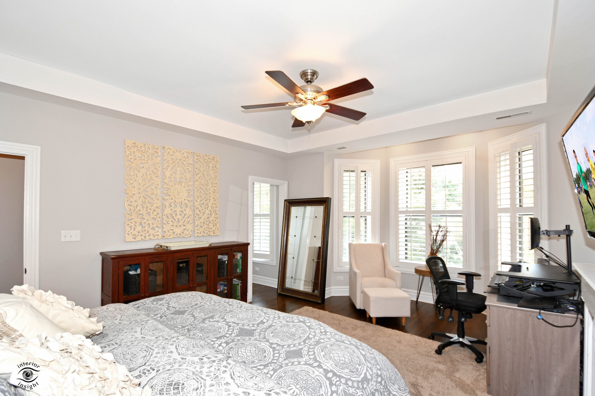 Master bed - 211 W Saint Paul Ave