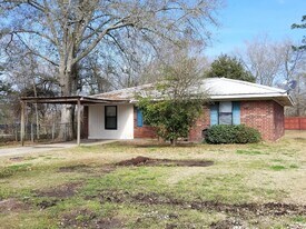 200 Coles - 200 Coles St