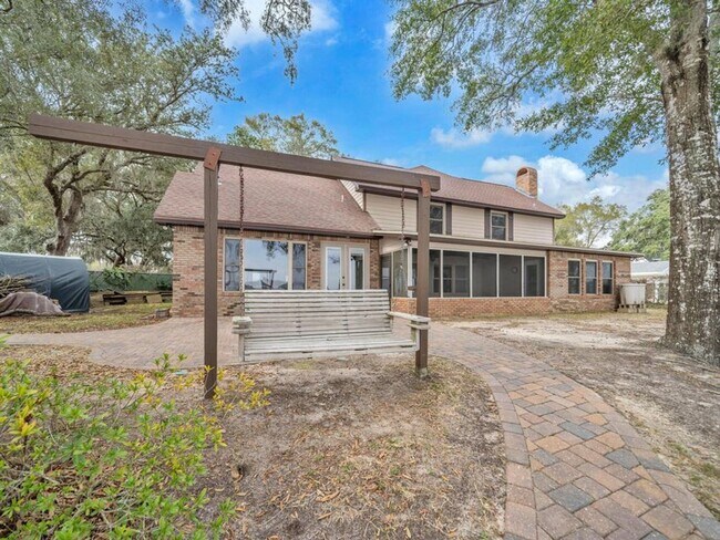 Building Photo - Waterfront Home in Niceville on the Bay wi...