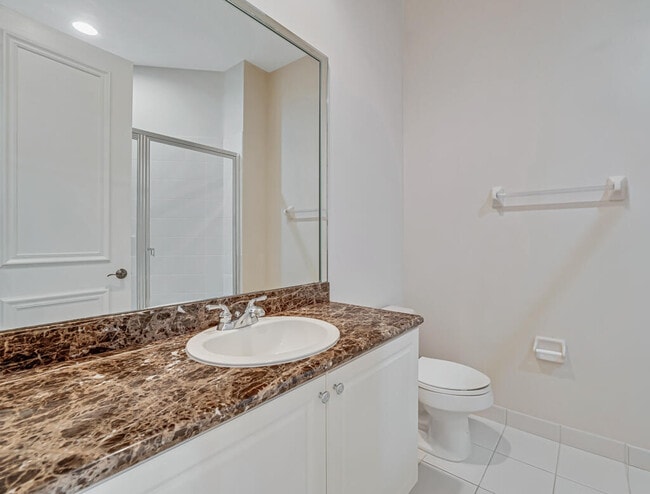 Building Photo - 10513 Versailles Blvd