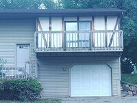 Building Photo - 701 Iroquois Ct