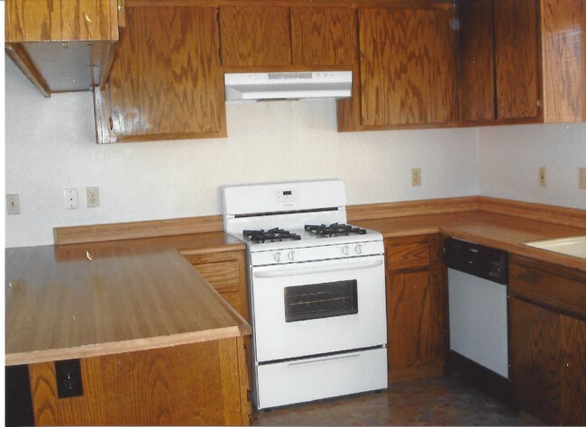 Building Photo - 12150 Kiowa Rd