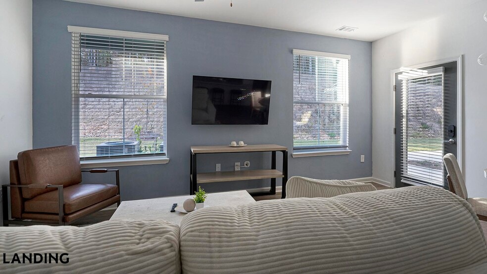 Building Photo - 2800 Milan Ct