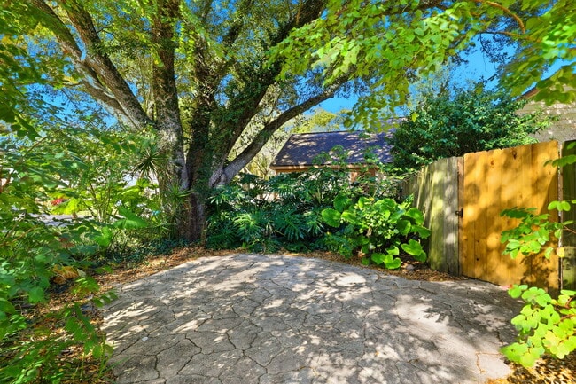 Building Photo - 2801 Donaldson Dr