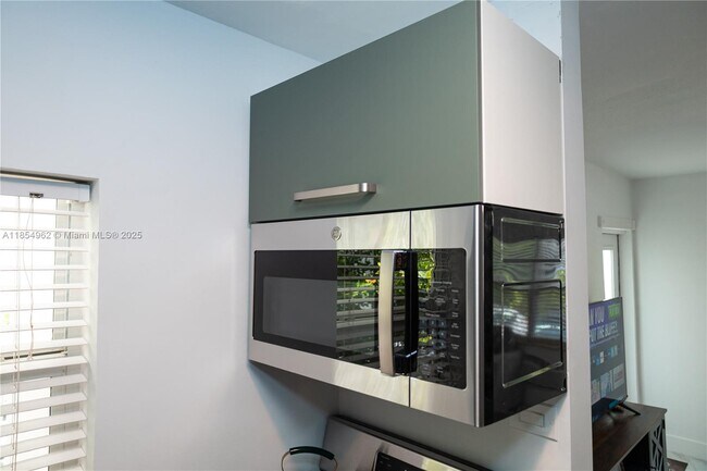 Building Photo - 224 Meridian Ave