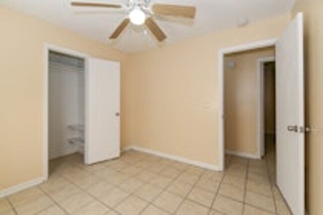 Building Photo - 30 Dove Ct