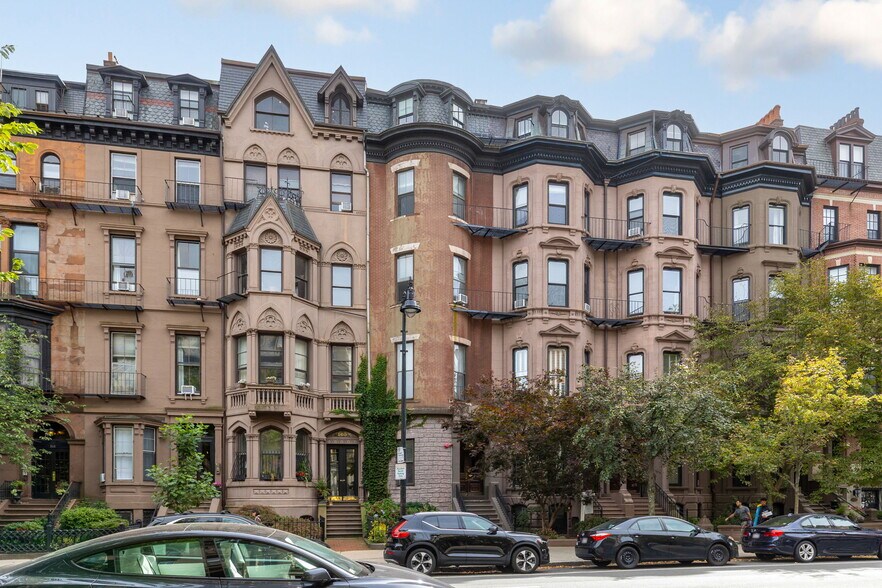 Building Photo - 167 Beacon St