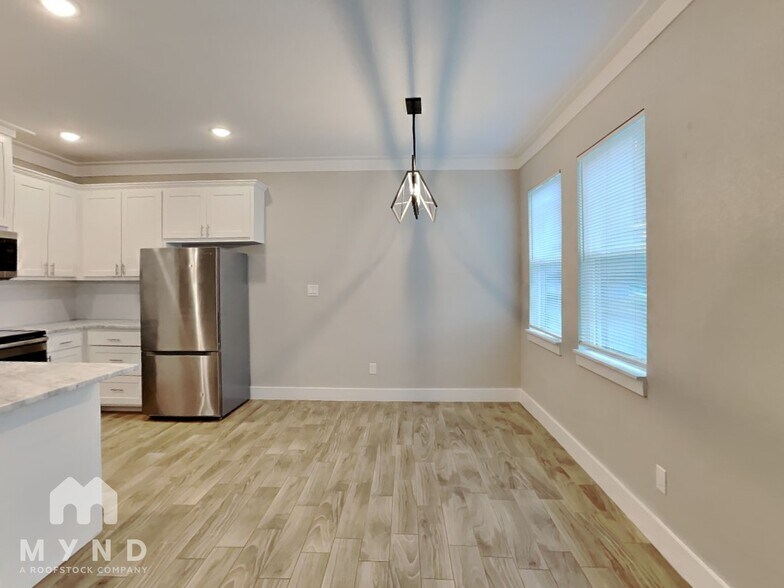 Building Photo - 5517 Van Horn Dr