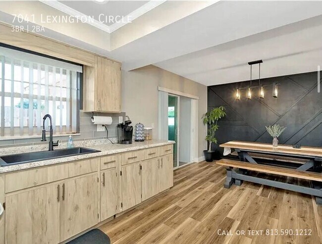 Building Photo - 7041 Lexington Cir