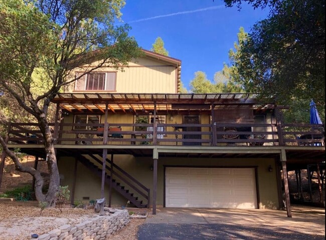 Primary Photo - 1486 Coyote Dr