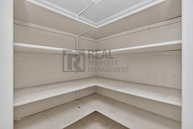 Building Photo - 2305 NE Hanover Ct