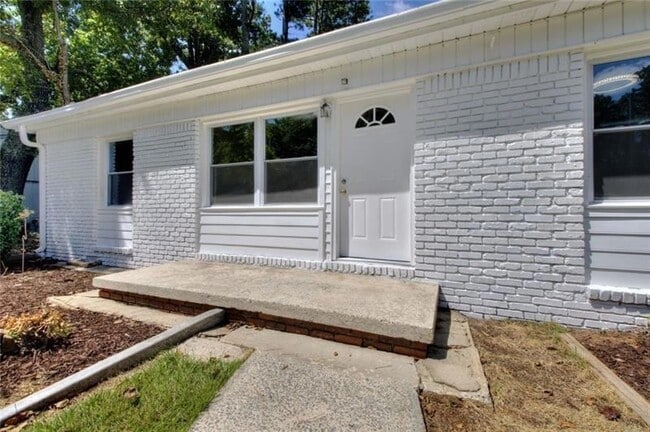 Building Photo - 3946 Green Oak Dr