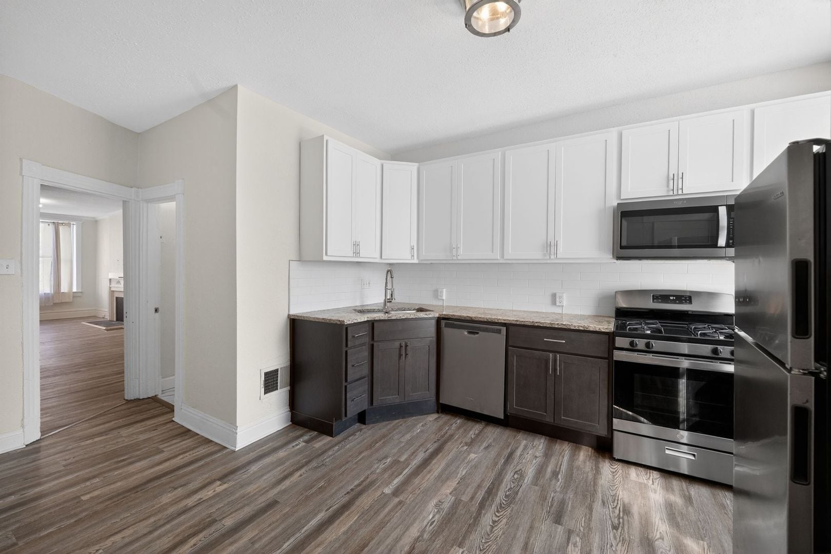 Building Photo - 2918 Sidney St