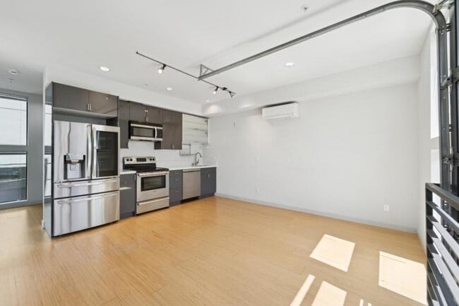 Building Photo - 1 bedroom in Seattle WA 98103