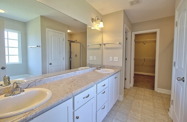 Building Photo - 771 Live Oak Church Rd