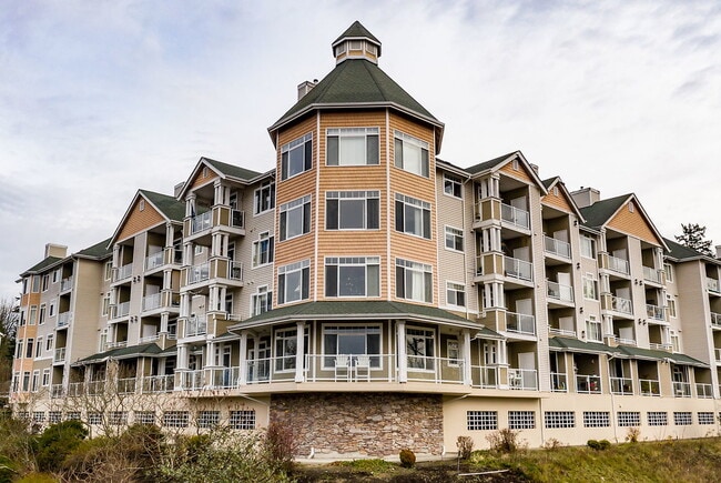 Building Photo - Pinnacle on Lake Washington