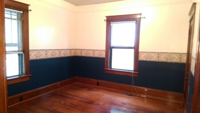 Building Photo - HOUSE FOR RENT!