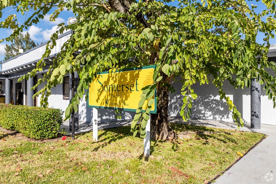 Entrance - Somerset Grove