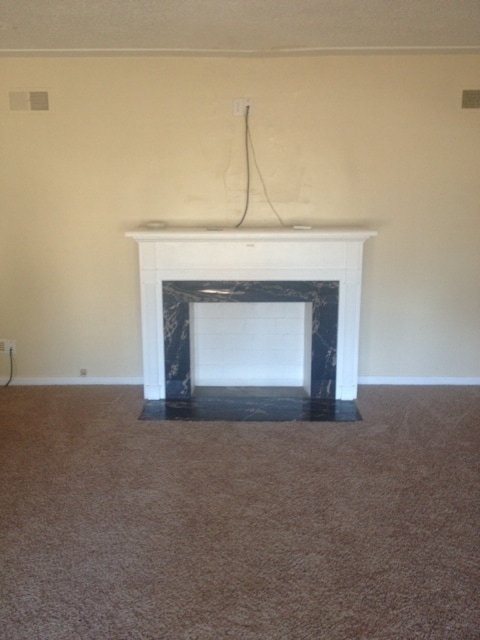 Building Photo - CLASSIC HOME CORNER LOT HARDWOOD FLOORS