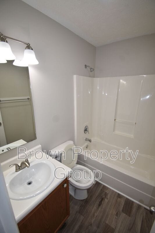 Building Photo - 303 Hinsdale Ave