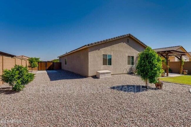Building Photo - 325 E Kona Dr