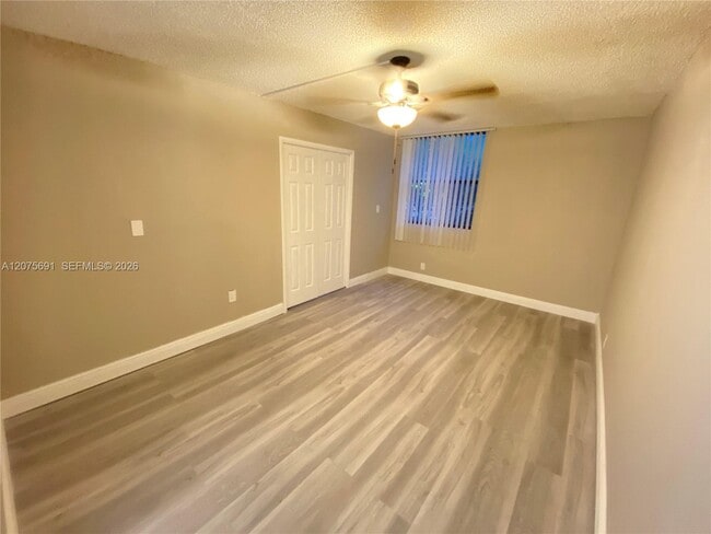 Building Photo - 2771 Riverside Dr