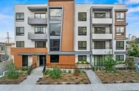 Building Photo - 423 Oak St