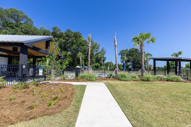 Building Photo - 5 Bedrooms!  Wooded Lot With No Back Neighbors • Luxury Finishes