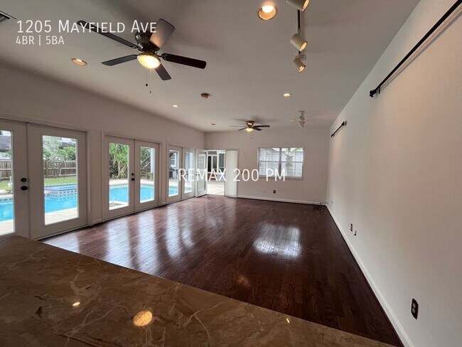 Building Photo - 1205 Mayfield Ave