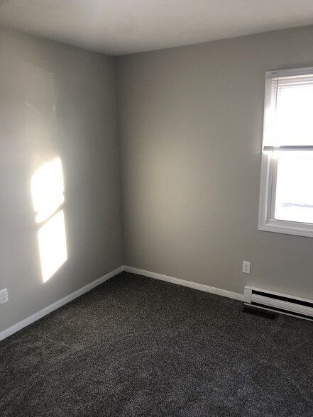 Bedroom 1 - 1015 Ebersole Blvd