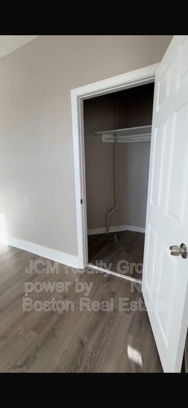 Building Photo - 116-124A Central Ave