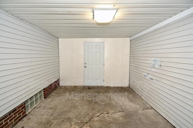 Building Photo - 2421 Nicholas Pl NW