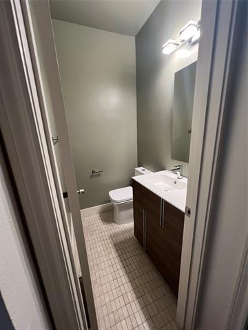 Building Photo - 3919 Cole Ave