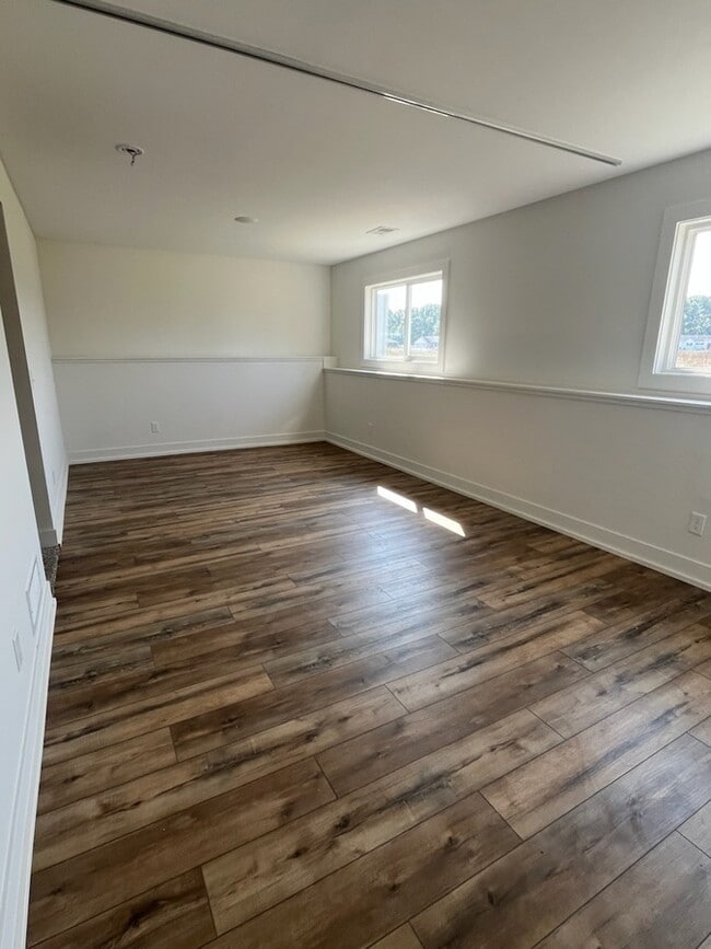 Building Photo - 3212 Babylon Rd