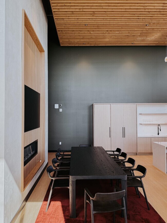 Building Photo - 10 S Paterson St