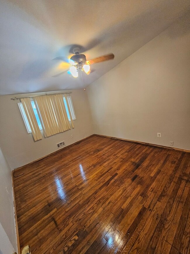 Building Photo - Updated Brick Ranch