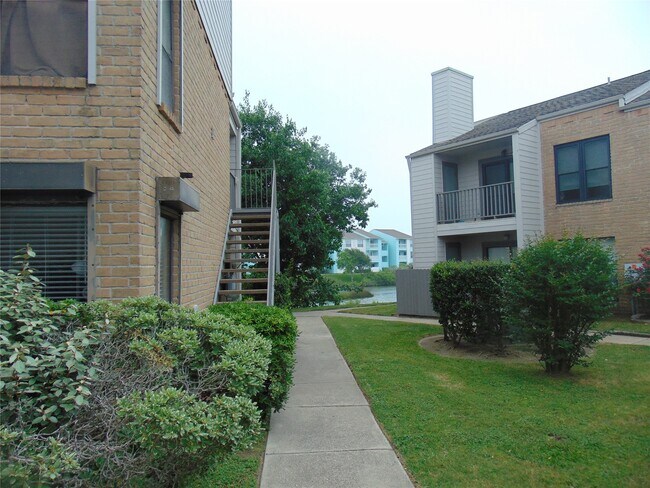 Building Photo - 3220 69th St