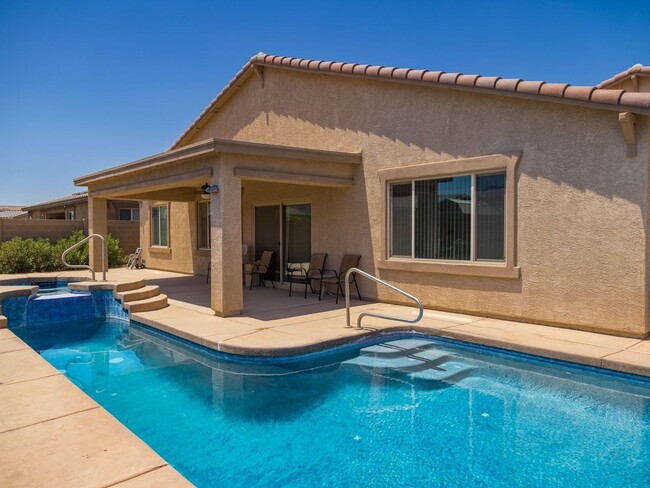 Building Photo - Furnished pool home for rent!