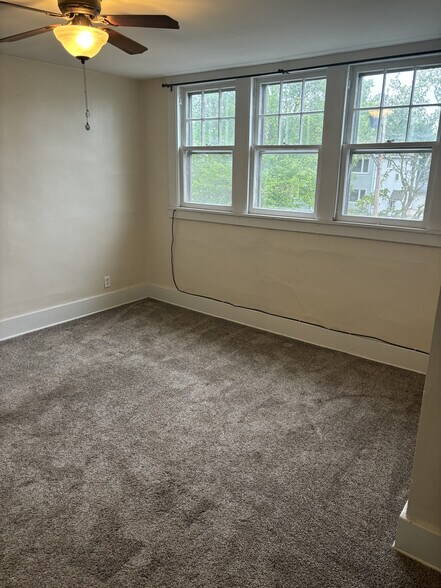 Building Photo - 113 Mariemont Ave