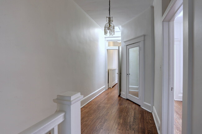 Building Photo - 3BD/1BA: Stunning Duplex in Baltimore City