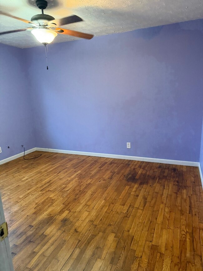 Building Photo - 209 W Frontier St