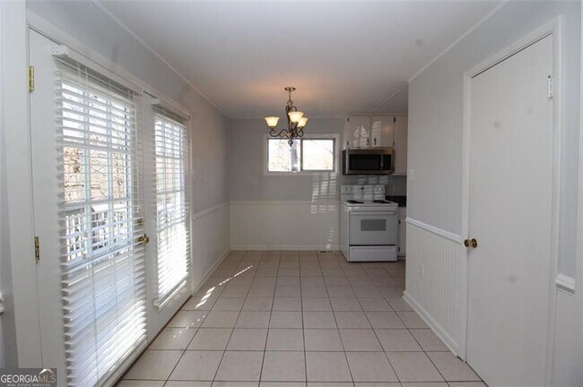 Building Photo - 9240 Nova Dr