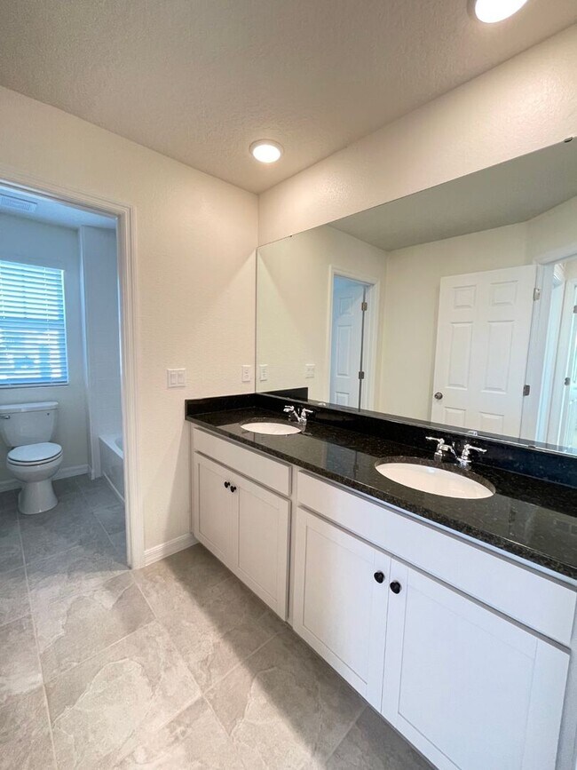 Building Photo - Newly Built, Water View, Luxury Executive ...