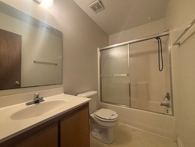 Building Photo - Pueblo Townhouse